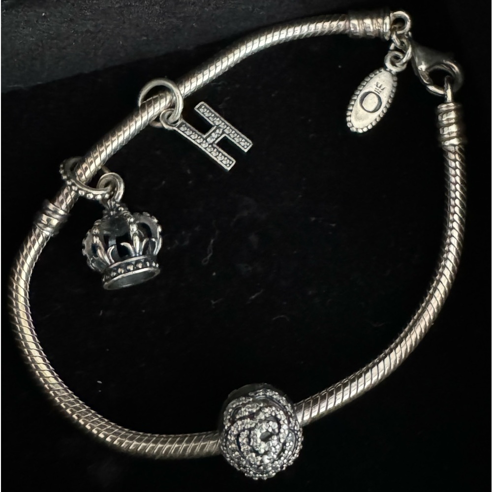 PANDORA•AUTHENTIC Bracelet & Charms!🖤